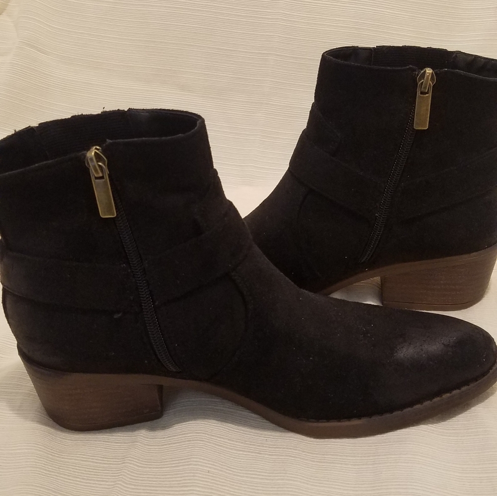 Boots - Picture 3 of 4